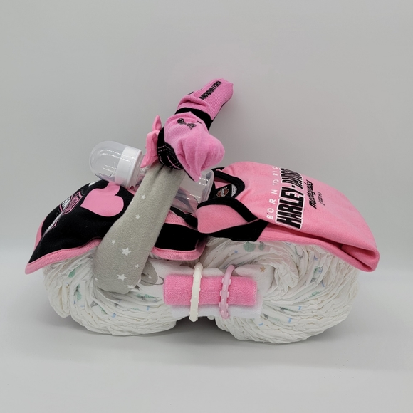 Pink Harley Davidson motorcycle diaper cake - Picture 7 of 15